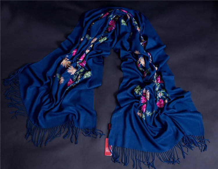 New Black Embroider Flower Pashmina Cashmere Scarf For Women Winter Warm Fine Tassels Scarf Shawl Fashion Shawl Scarves