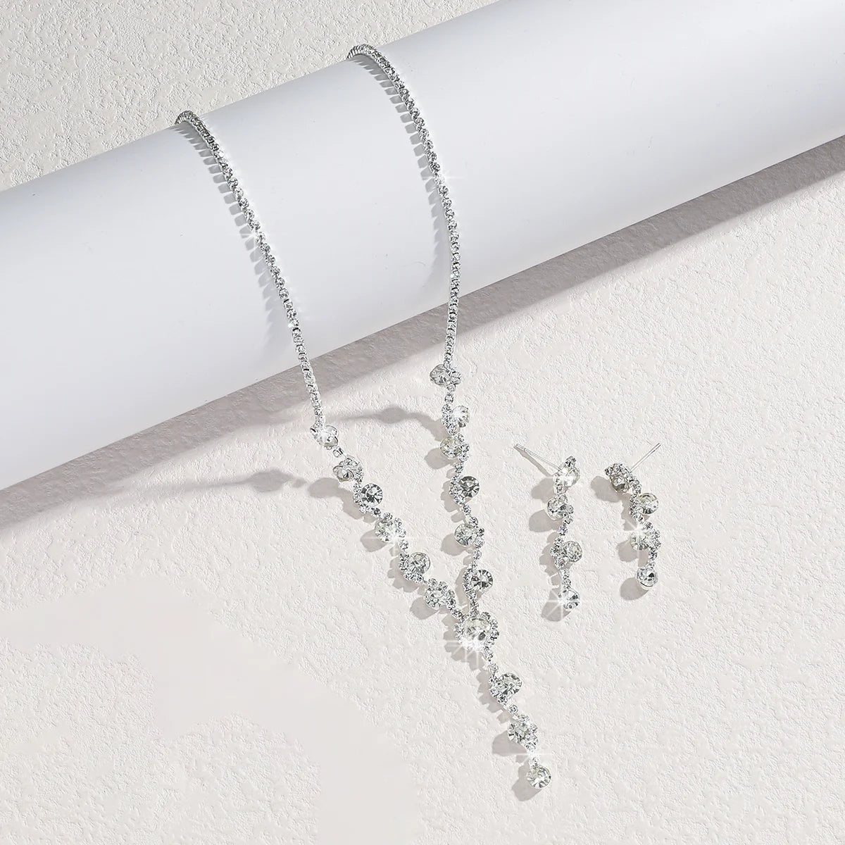 European and American Cross-Border Rhinestone Earrings and Necklace Set, Light Luxury Style, Fashionable Pendant, Clavicle Chain, High-End Jewelry for Women