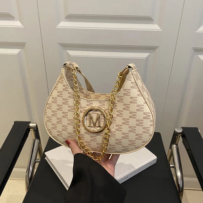 Brand New Underarm Bag M Letter Fashion Chain Shoulder Bag Exquisite Pattern High-end Handbag Dating Commuting Small Square Bag.