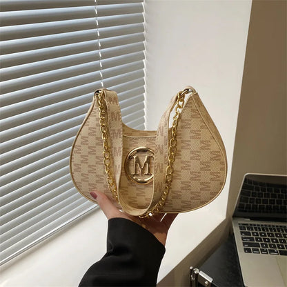 Brand New Underarm Bag M Letter Fashion Chain Shoulder Bag Exquisite Pattern High-end Handbag Dating Commuting Small Square Bag.