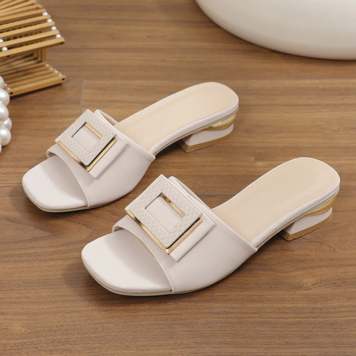 Fashion Women's Summer Comfortable Low Heels for Outdoor Wear Slippers Luxury Designer Women Slip on Square Toe Party Sandals